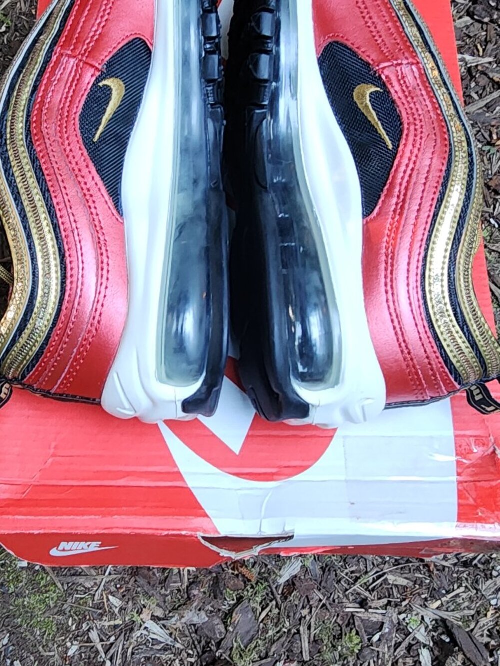 *NWB* Nike Air Max 97 Gold Sequin Women's 7.5, Youth 6, Men's 6 - Picture 9 of 16